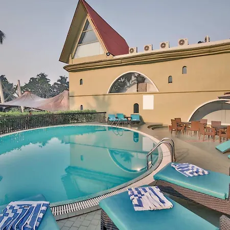 Neelam The Glitz Hotel